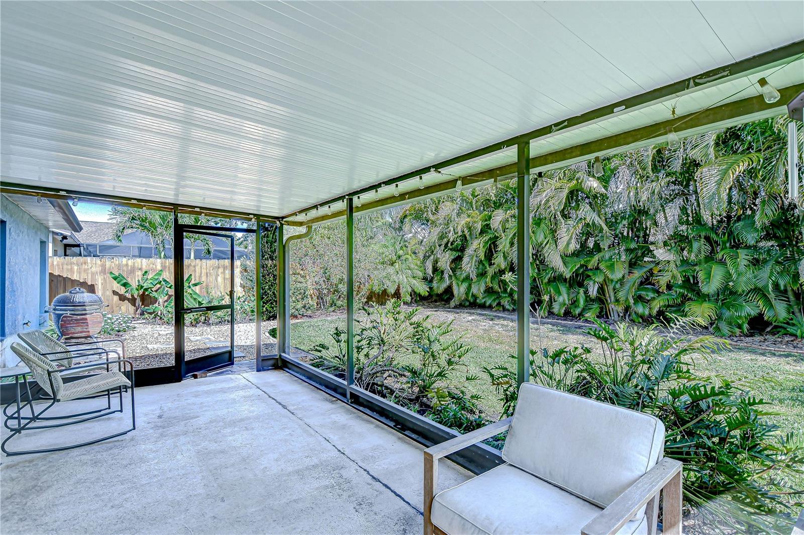 7107 Colonial Lake Dr