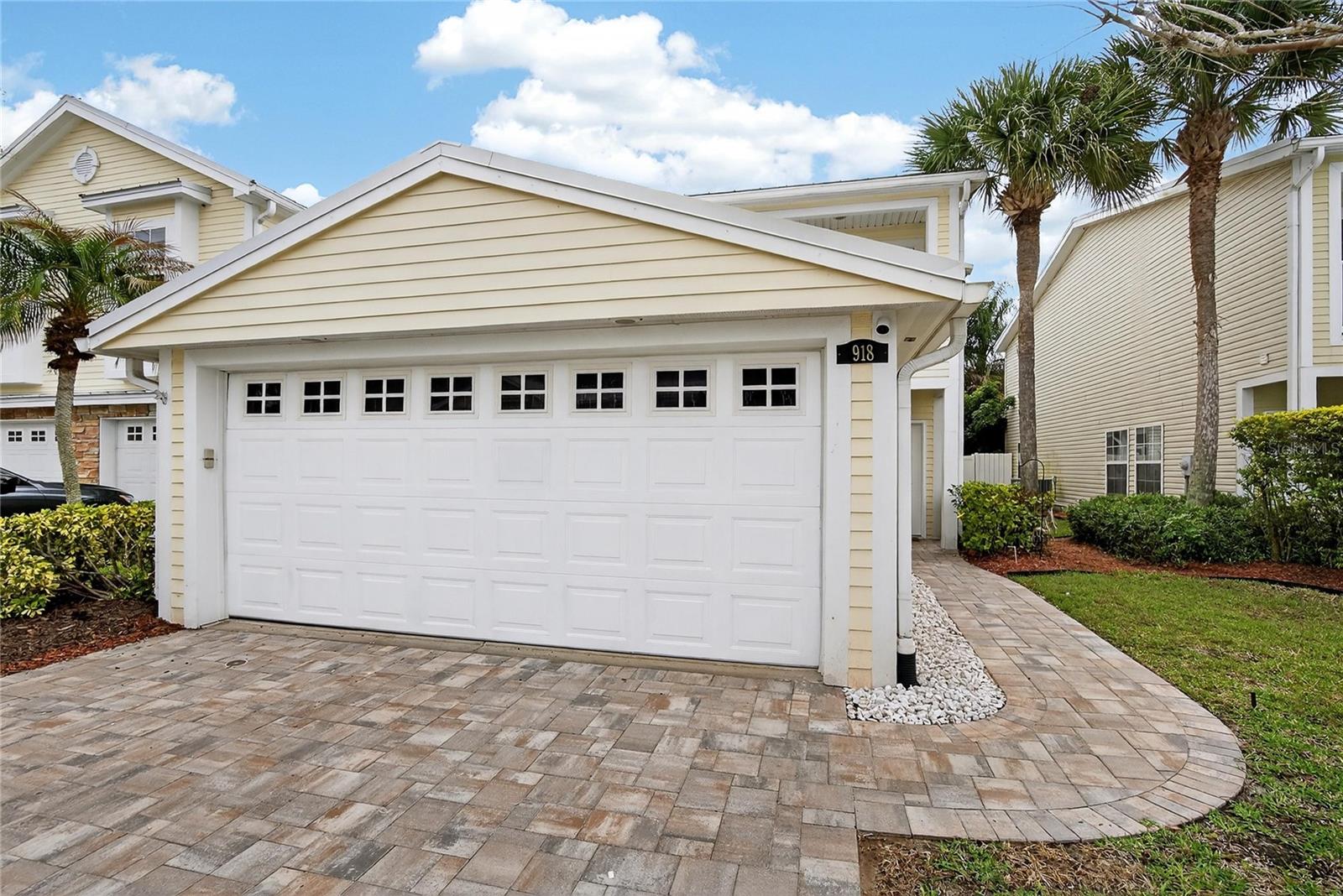 918 Woodbridge CT