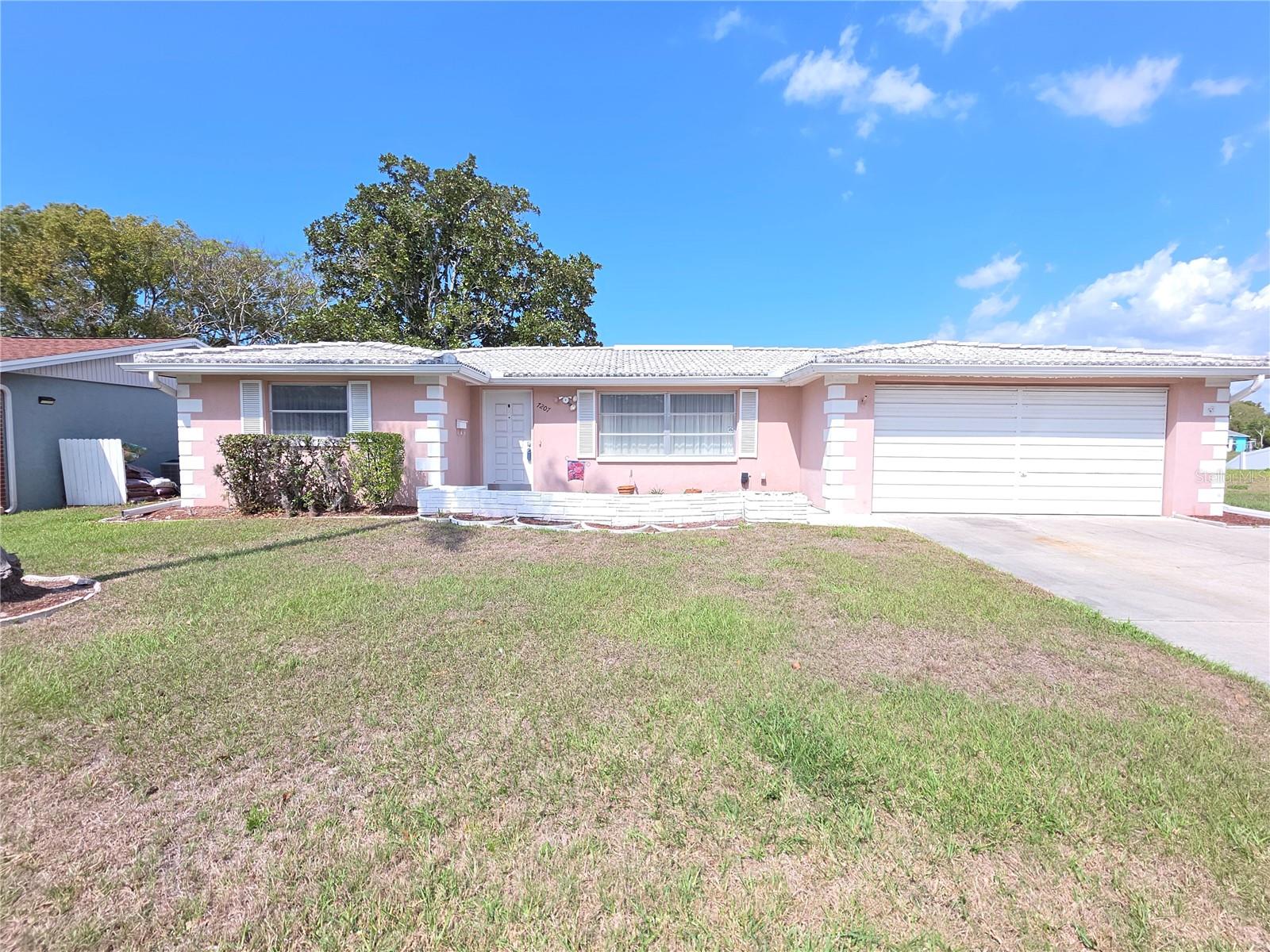 7207 Ashwood Dr