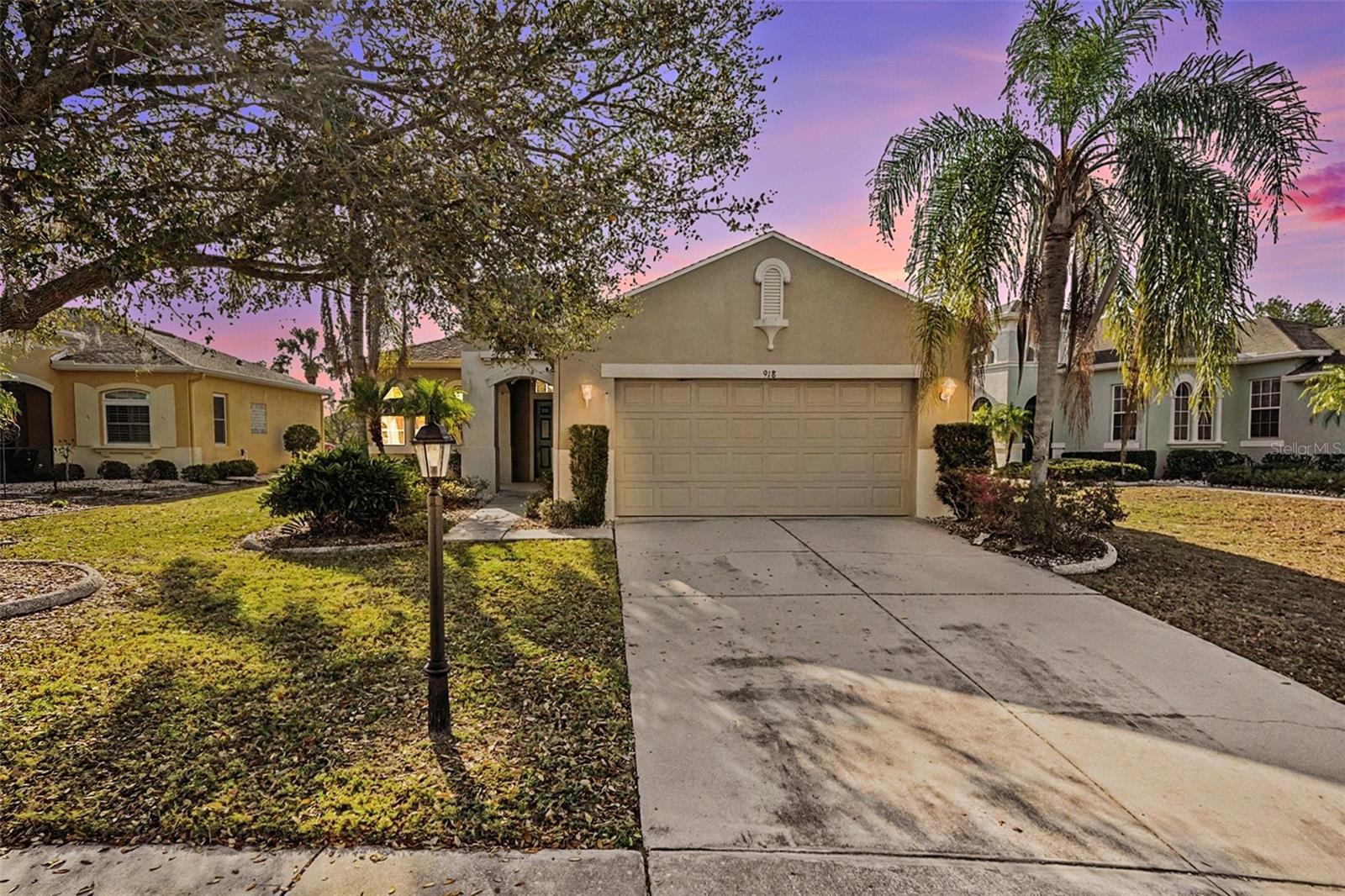 918 Regal Manor Way