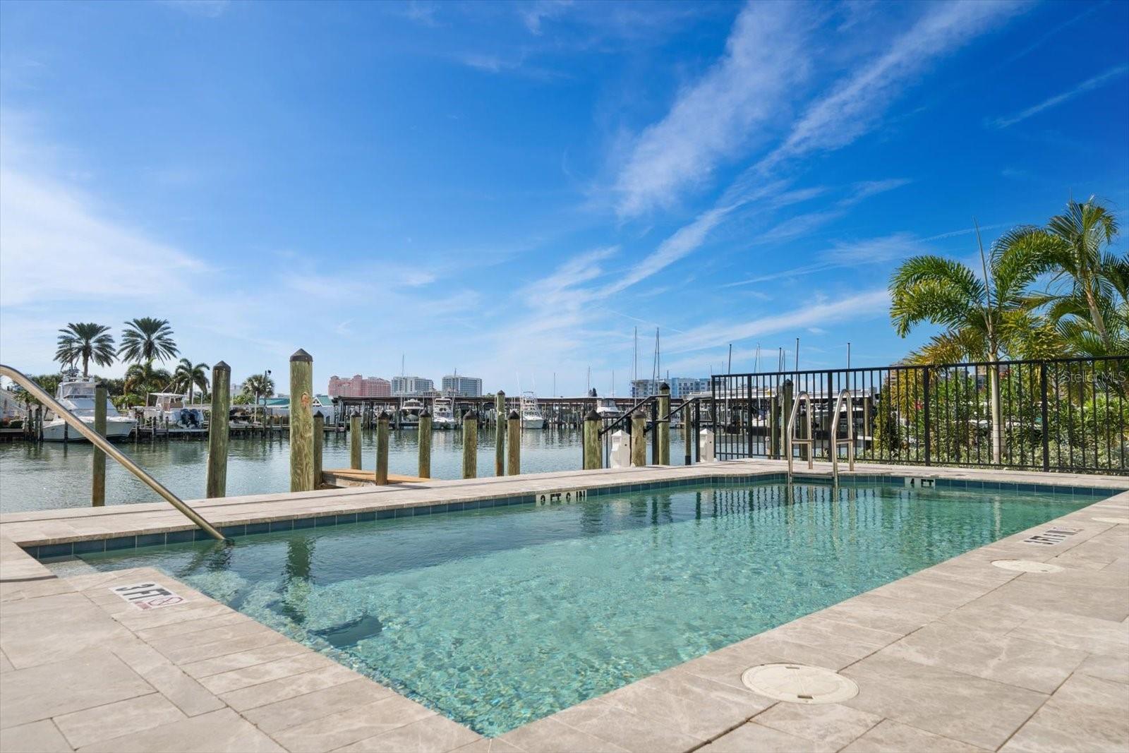 211 Dolphin Pt #401