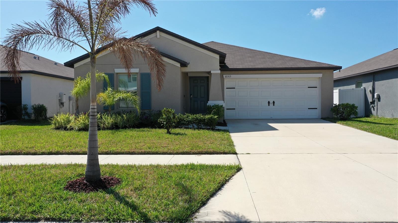 10313 Scarlet Skimmer Dr photo 1