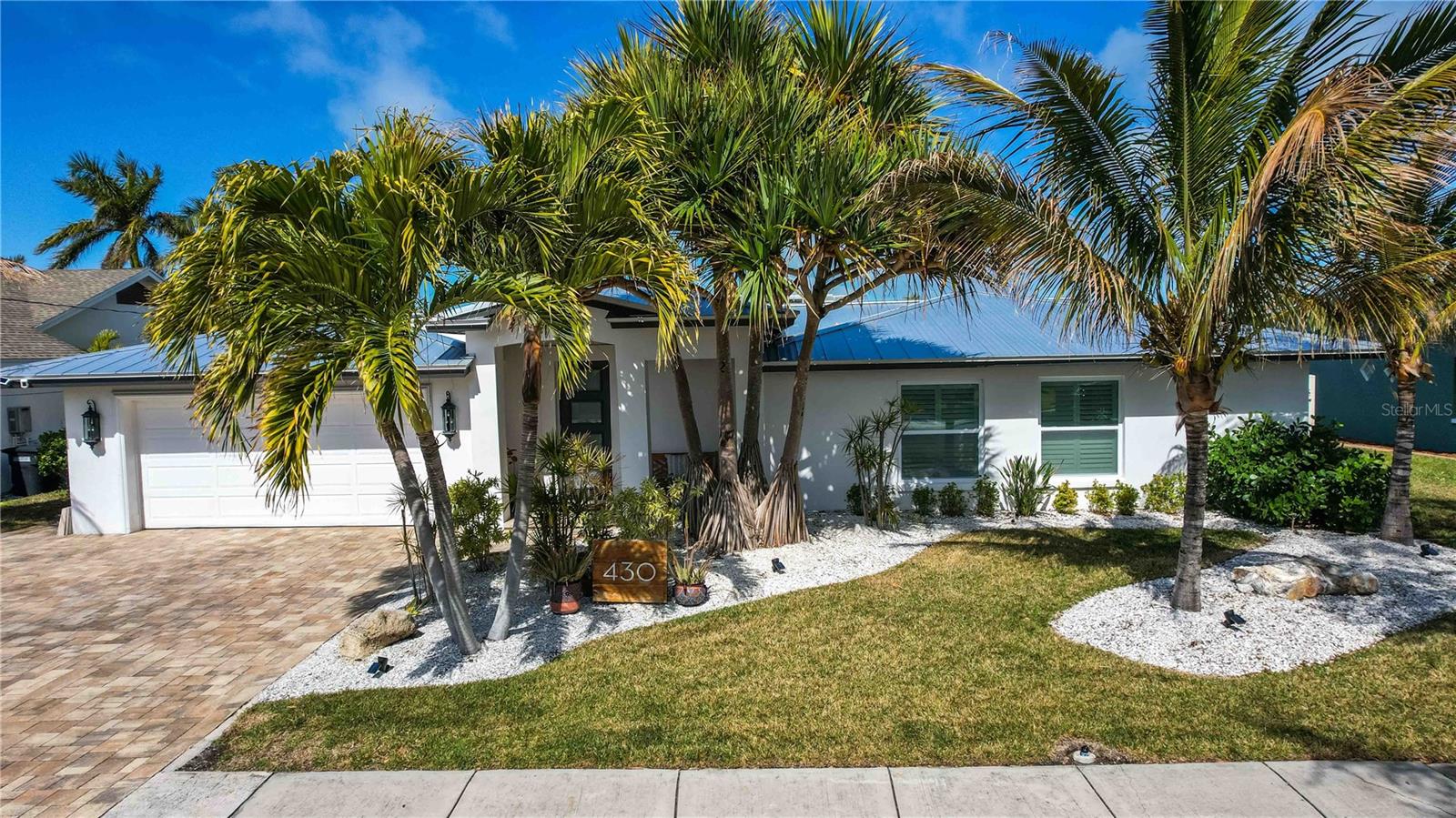 430 Palm Is SE photo 1