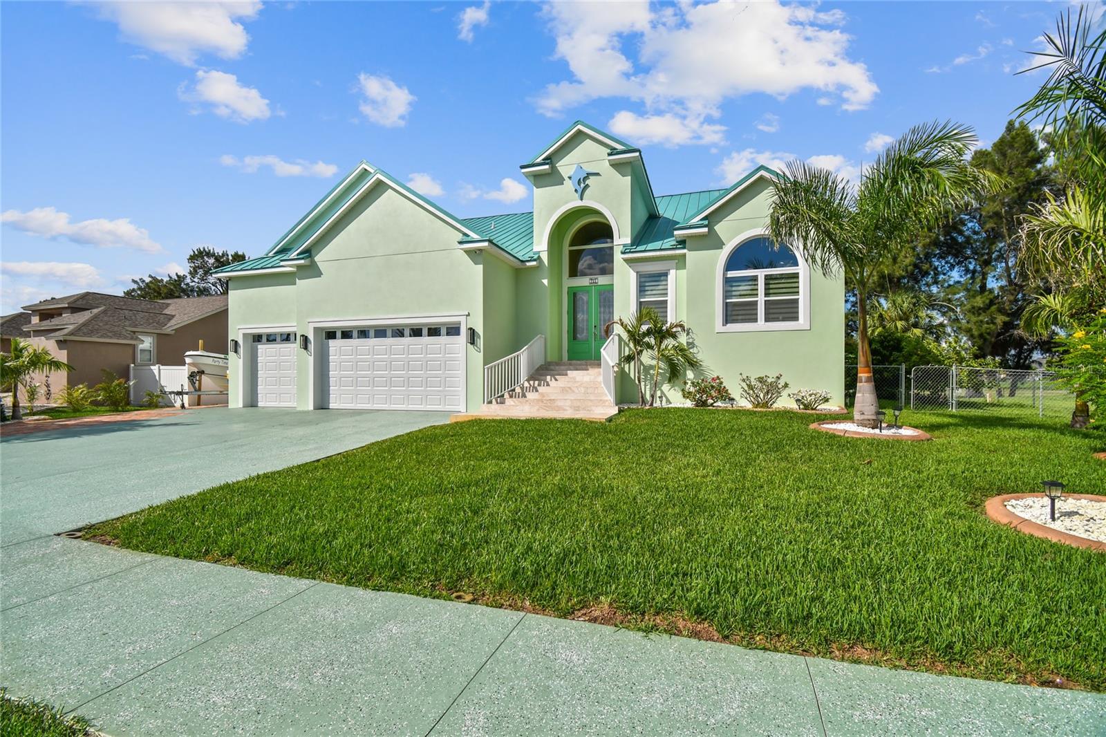711 Eagle Ln