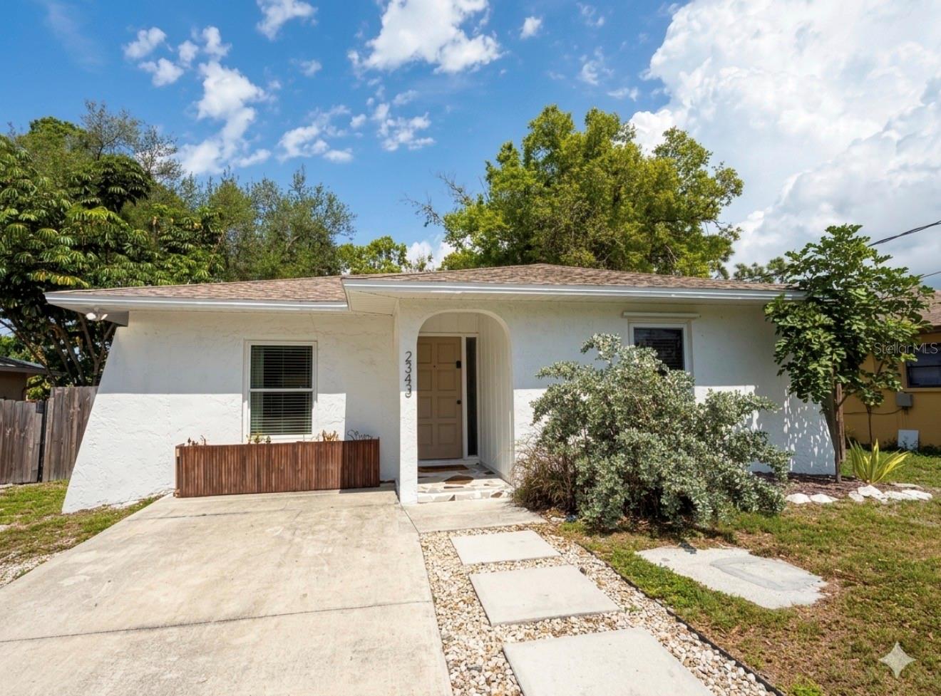 2343 Eugene St photo 1