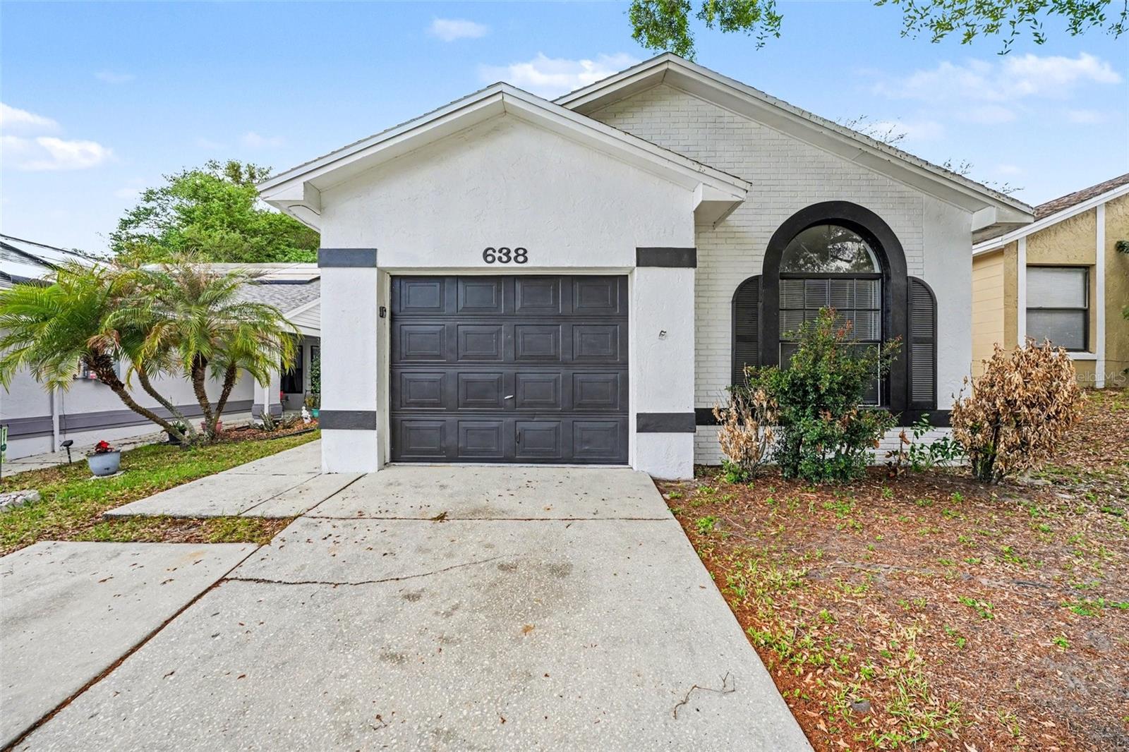 638 Lake Dexter Cir photo 1