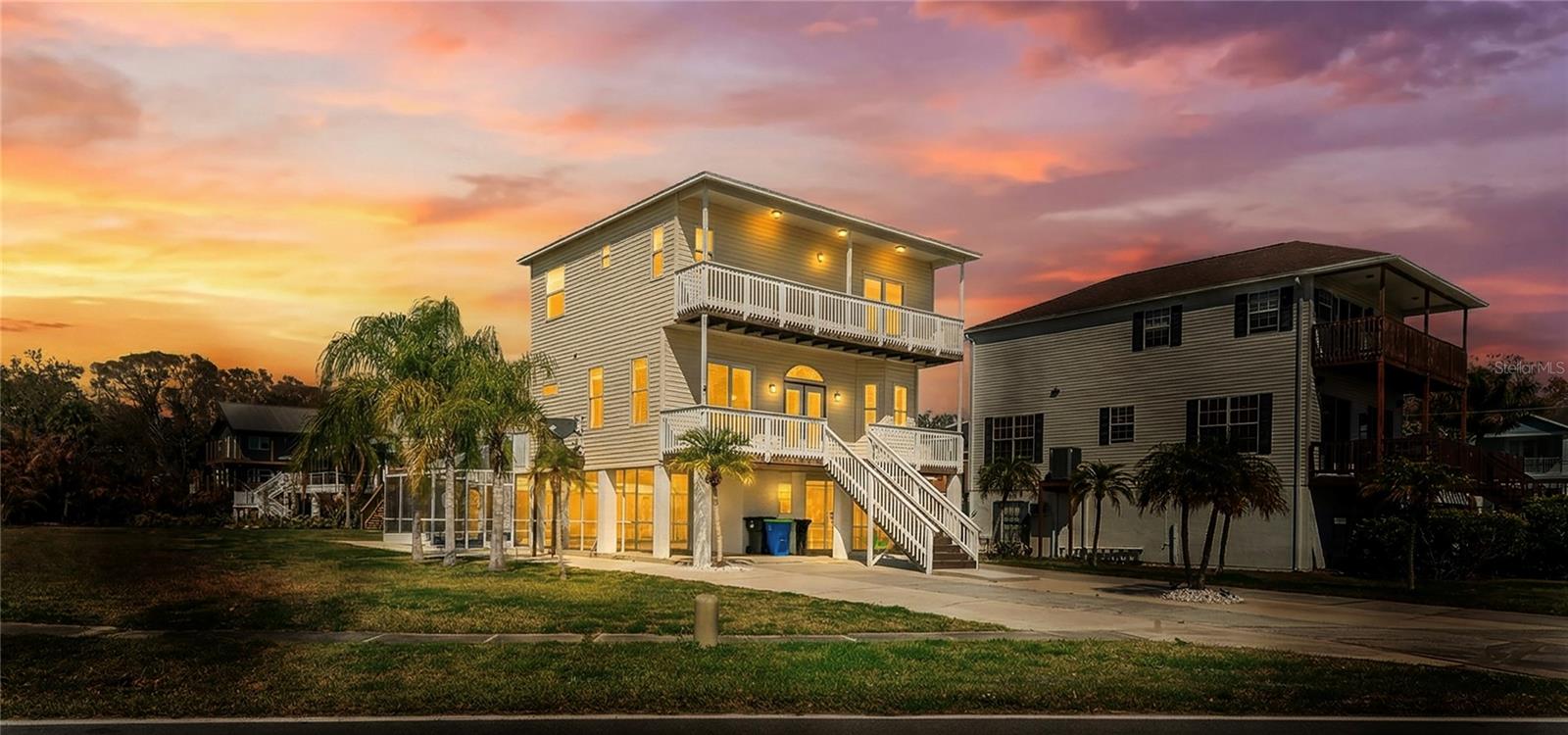 402 Shore Dr W
