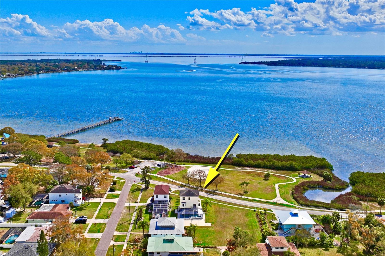 402 Shore Dr W photo 1