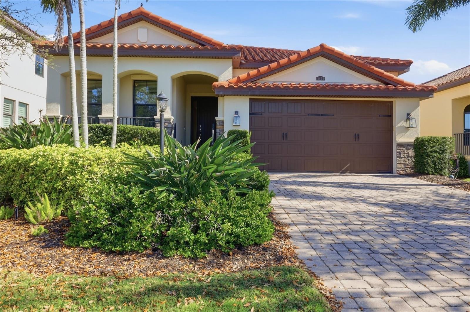 5423 Title Row Dr photo 1