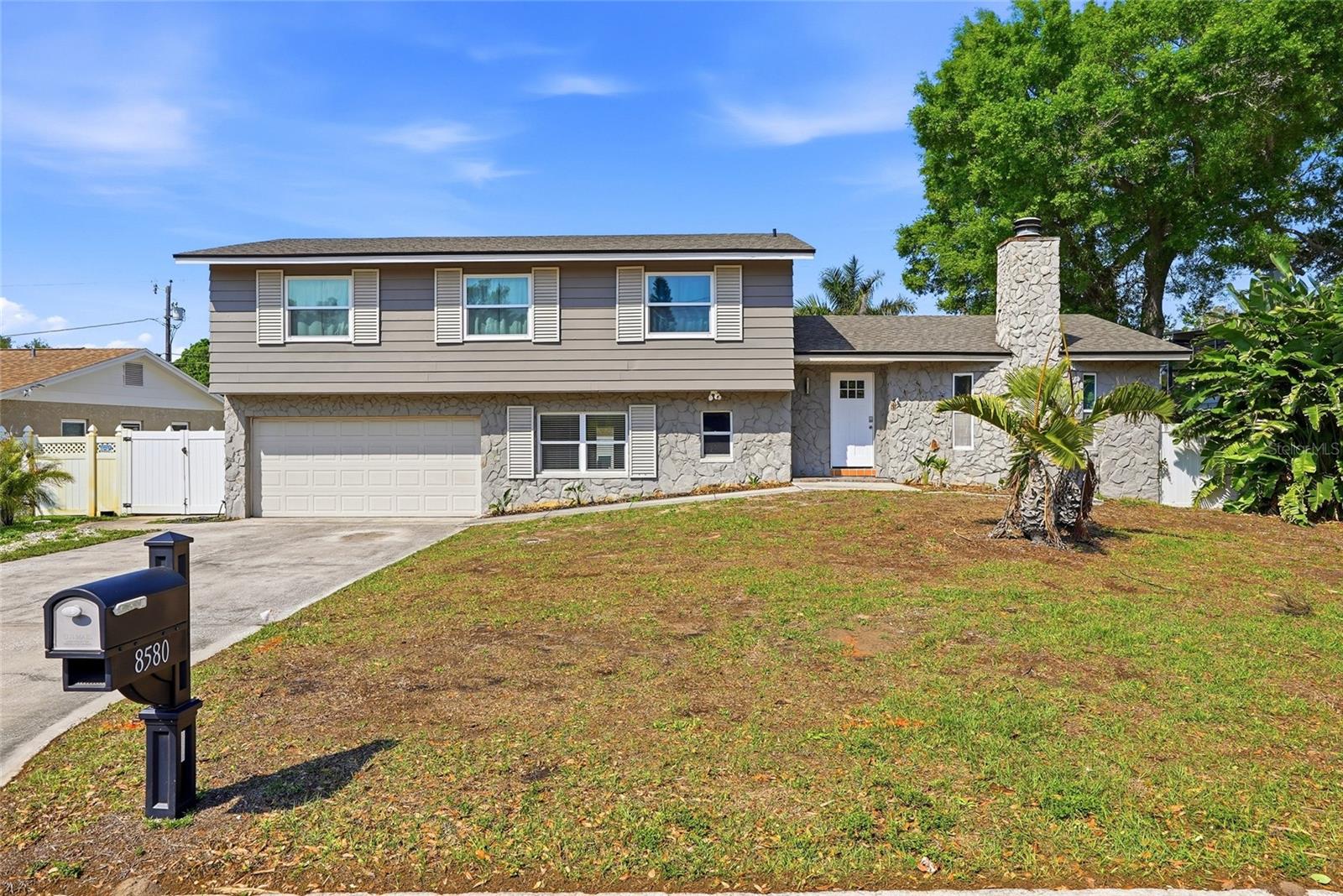 8580 139th Ln photo 1