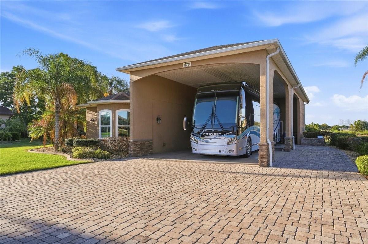 576 Meandering Way