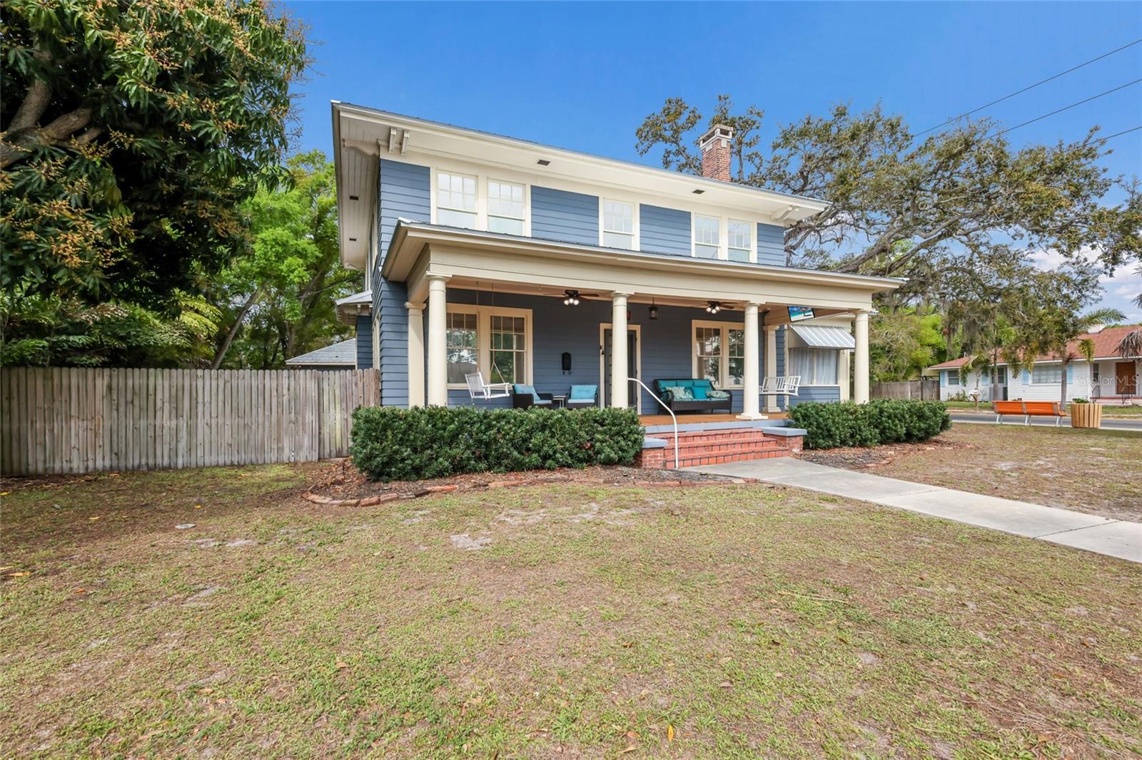 904 W 22nd St W
