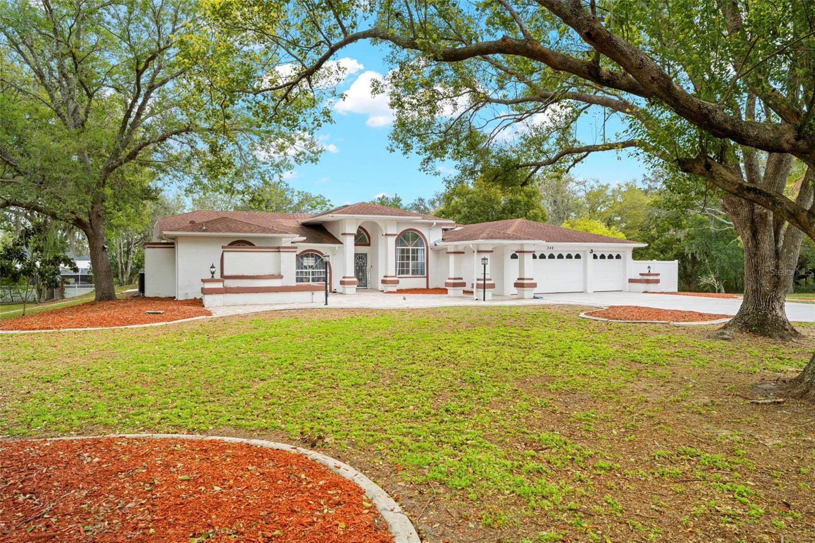348 Florian Way photo 1