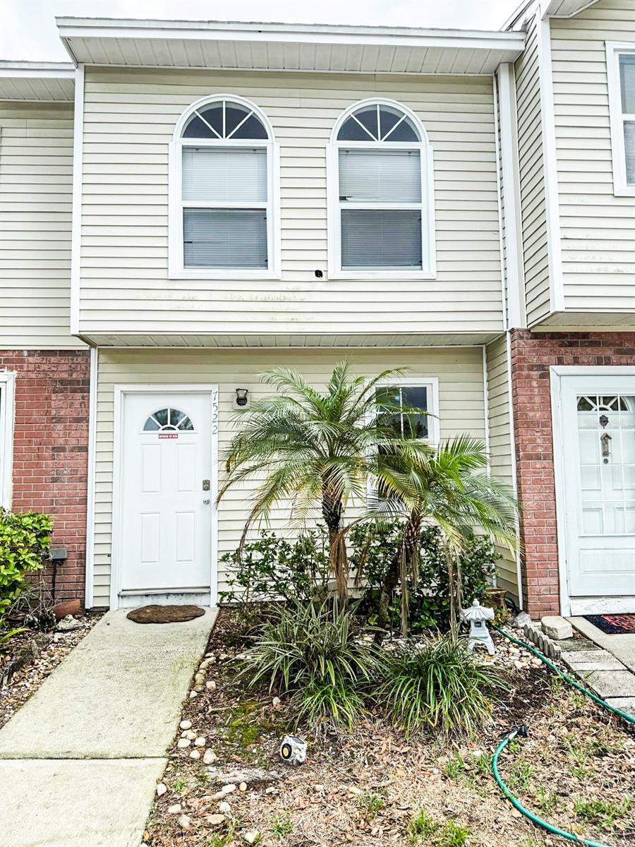 7522 Hollowell Dr