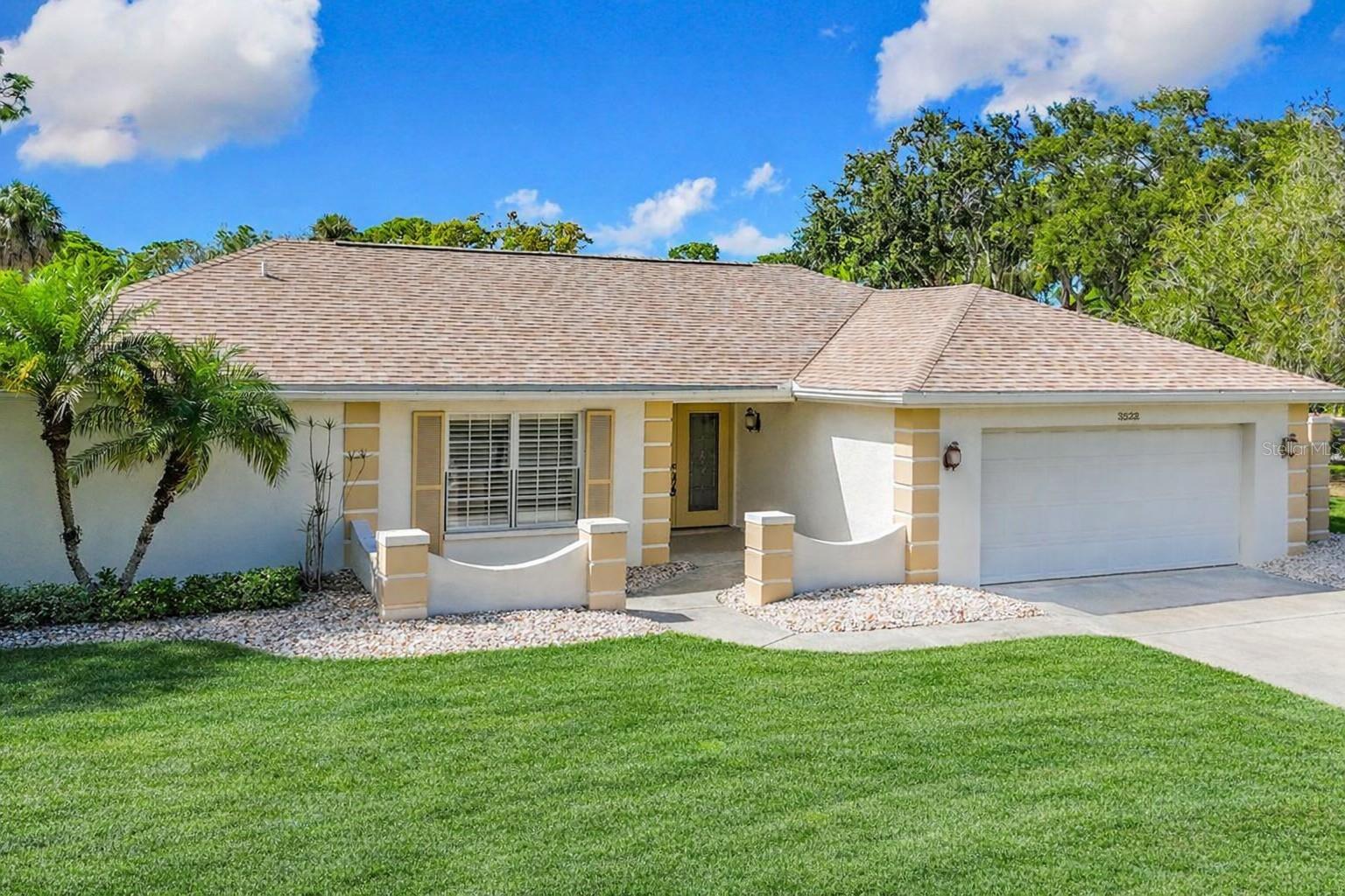 3522 Ferndell photo 1