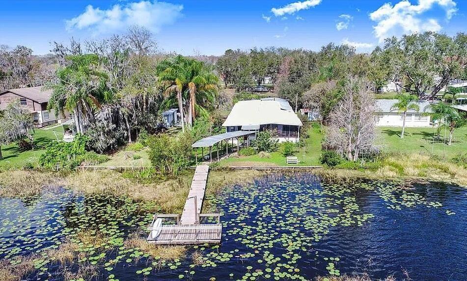 2360 Lakeview Dr