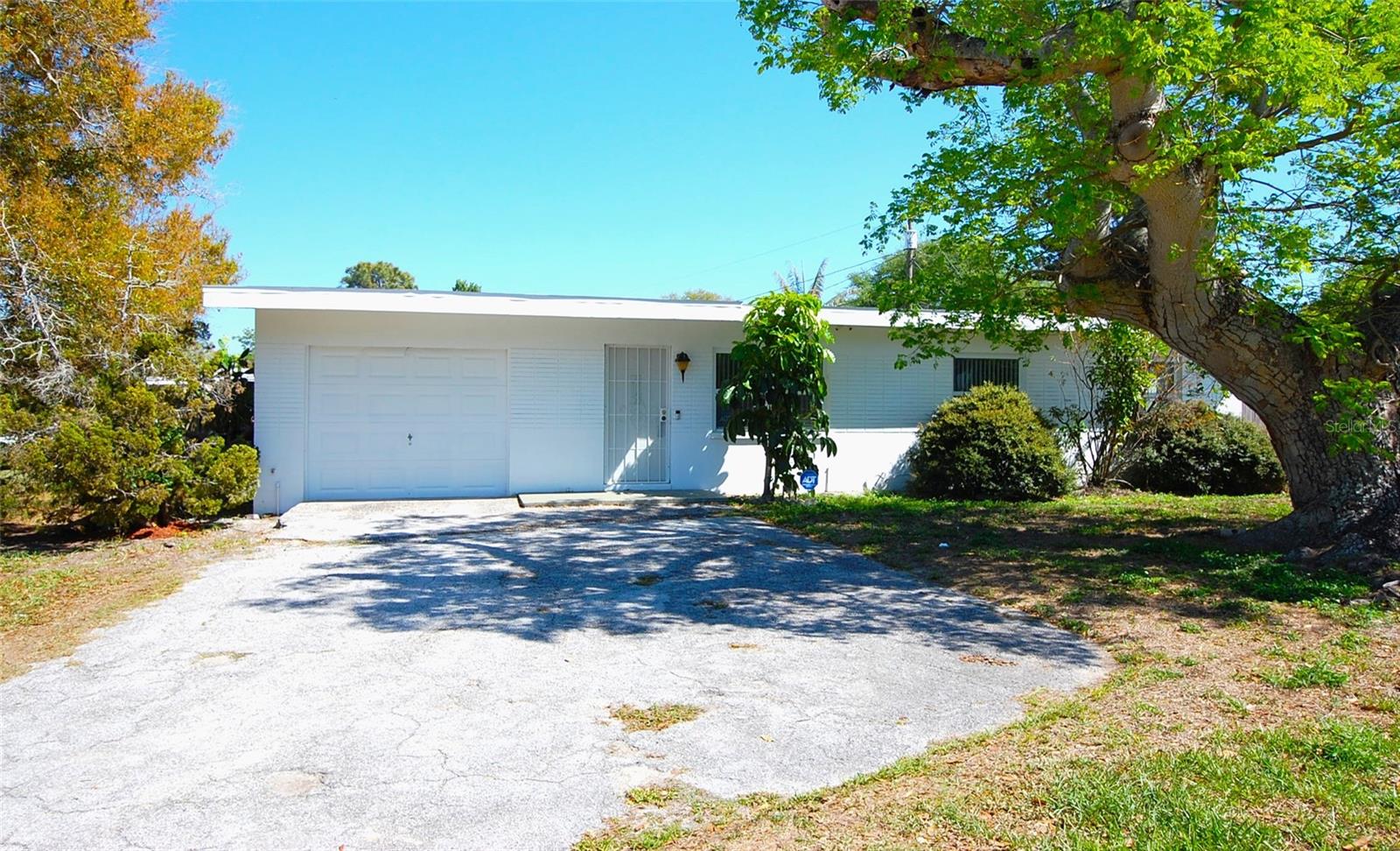1201 S Betty Ln photo 1