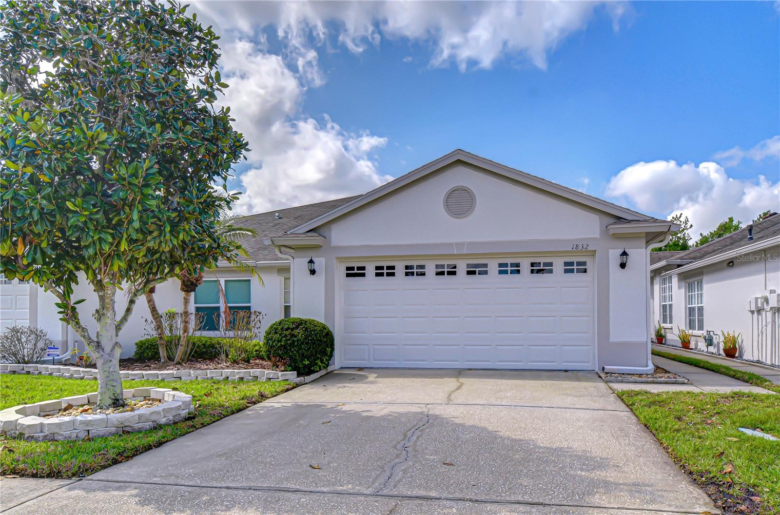 1832 Sassafras Dr photo 1