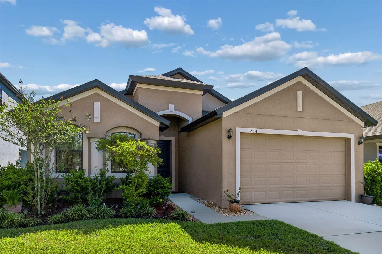 1214 Florablu Dr