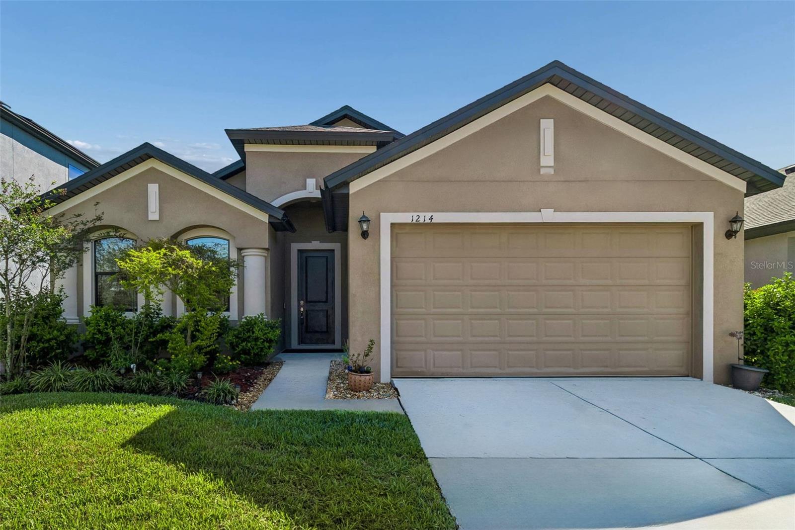 1214 Florablu Dr