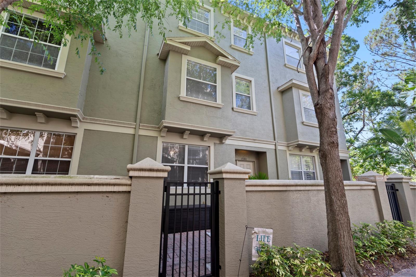 7240 102nd Ln photo 1