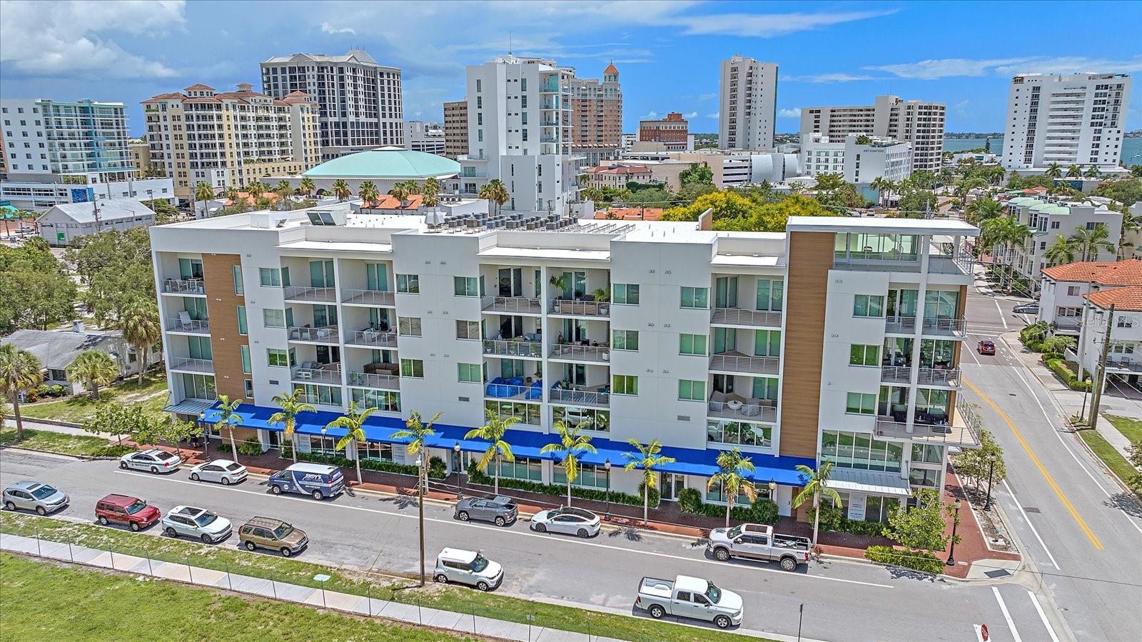 332 Cocoanut Ave #406
