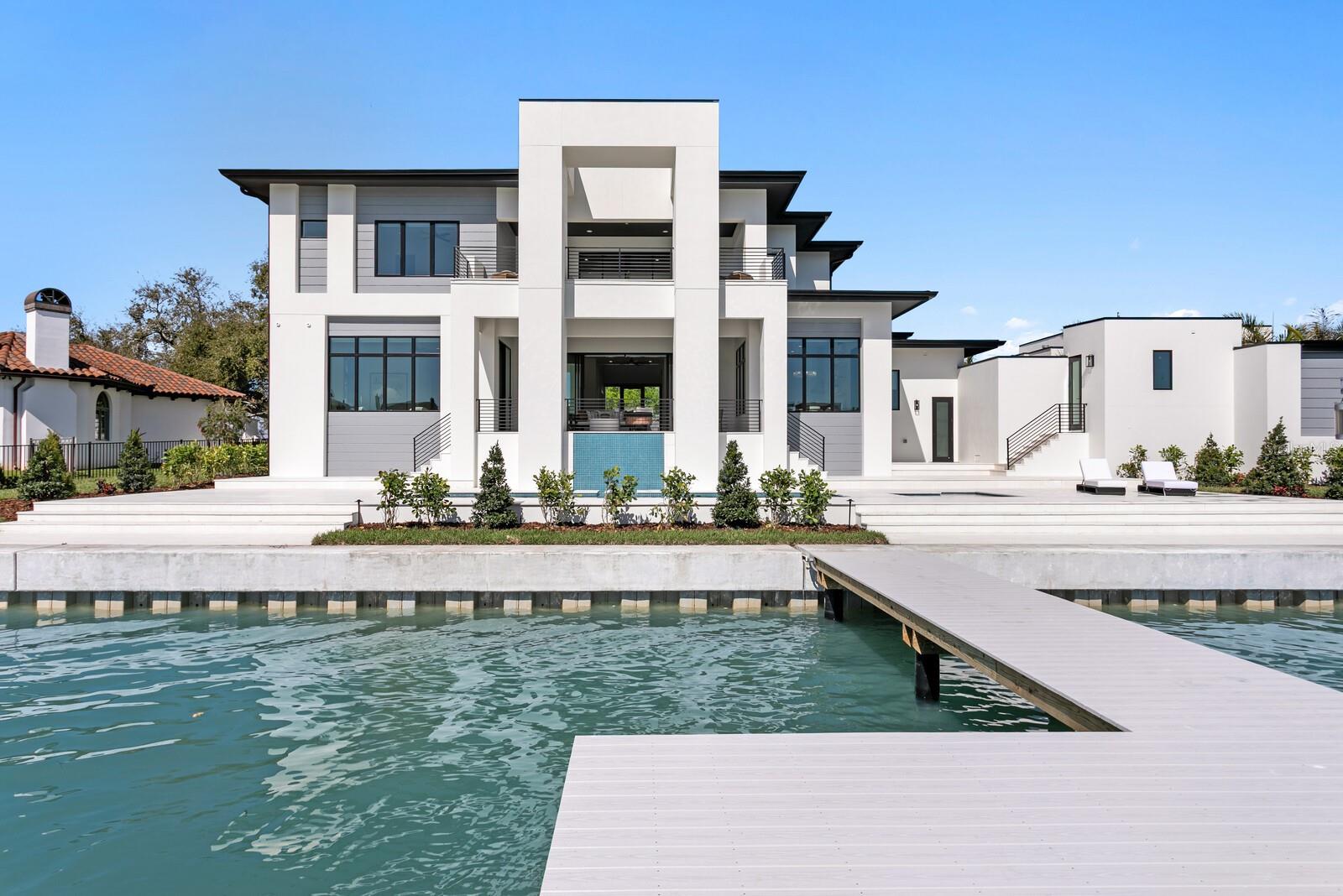 500 Barcelona Dr