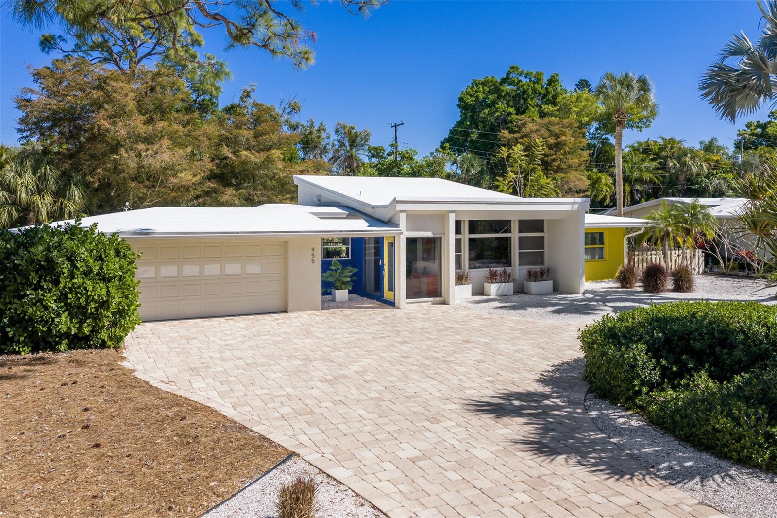 455 S Shore Dr photo 1