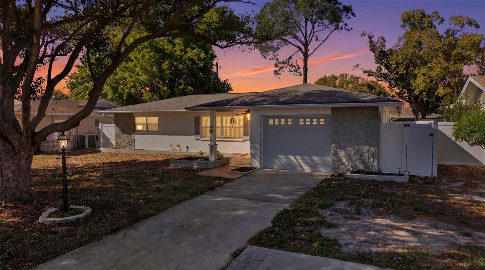 2190 Scotland Dr photo 1