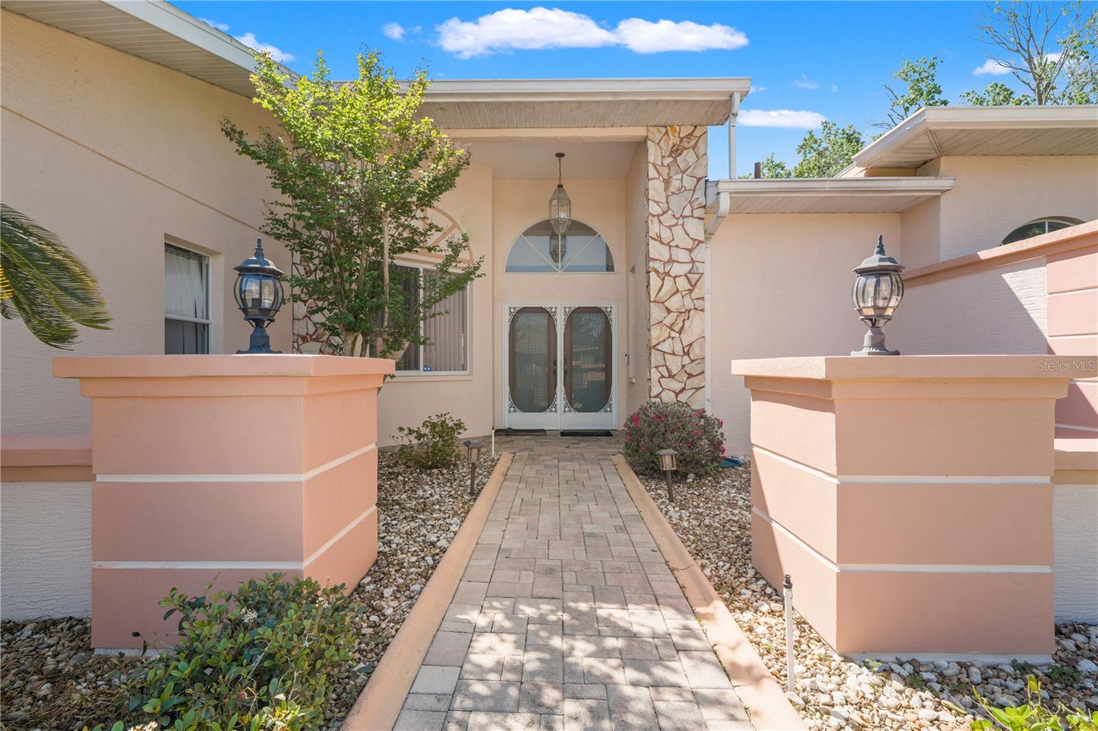 4071 Black Oak Trl