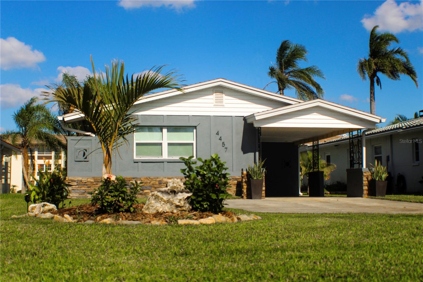 4457 Floramar Ter photo 1