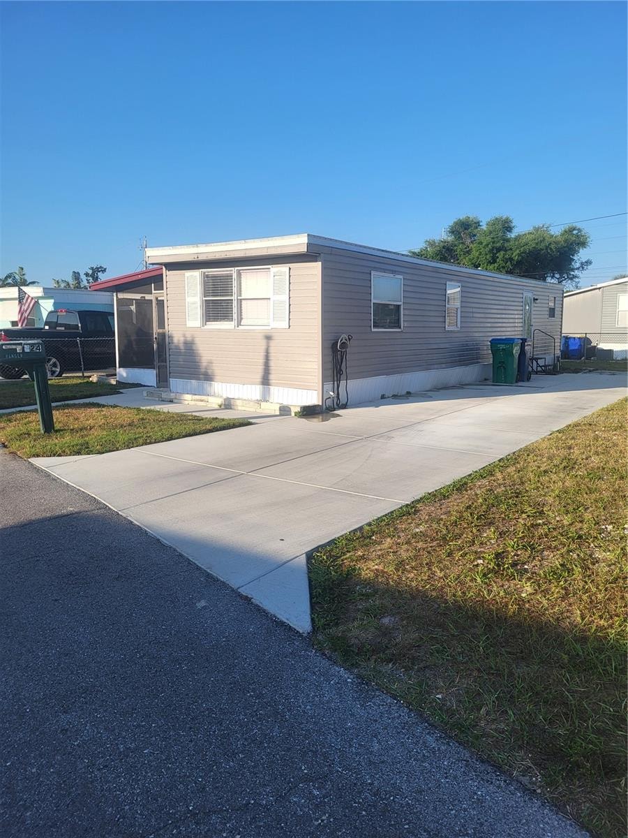 6580 Seminole Blvd #424 photo 1