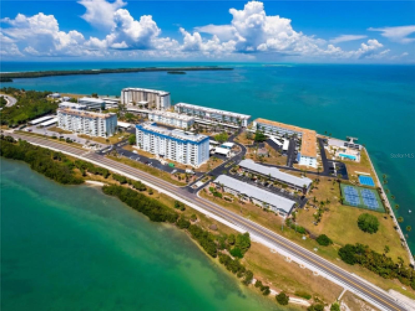 7 Island Park Pl #204