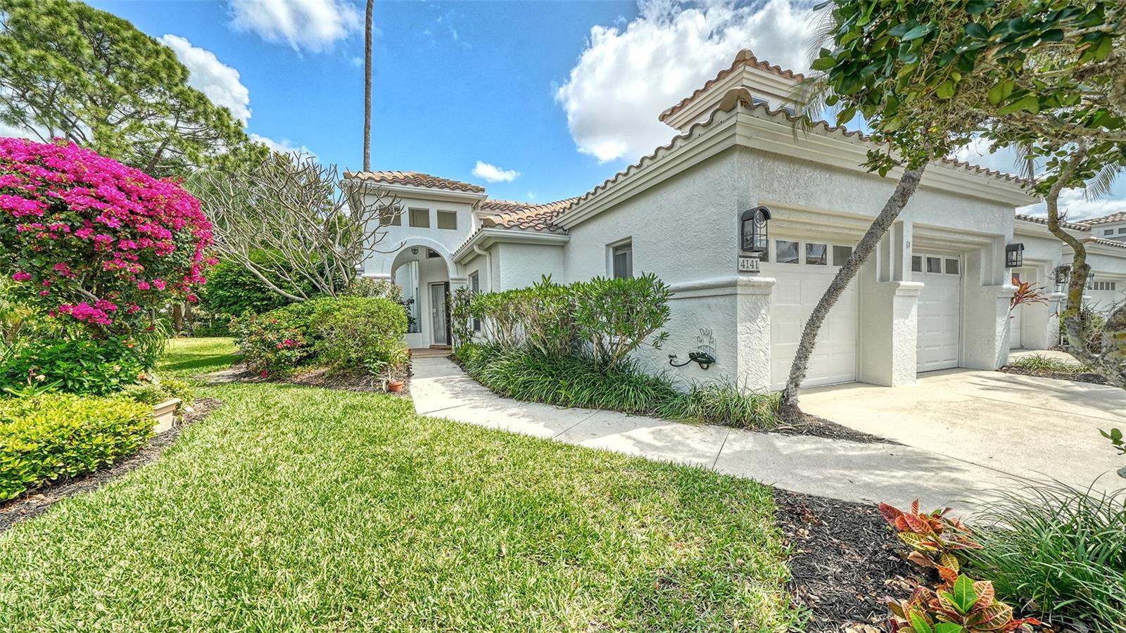 4141 Entrada CT