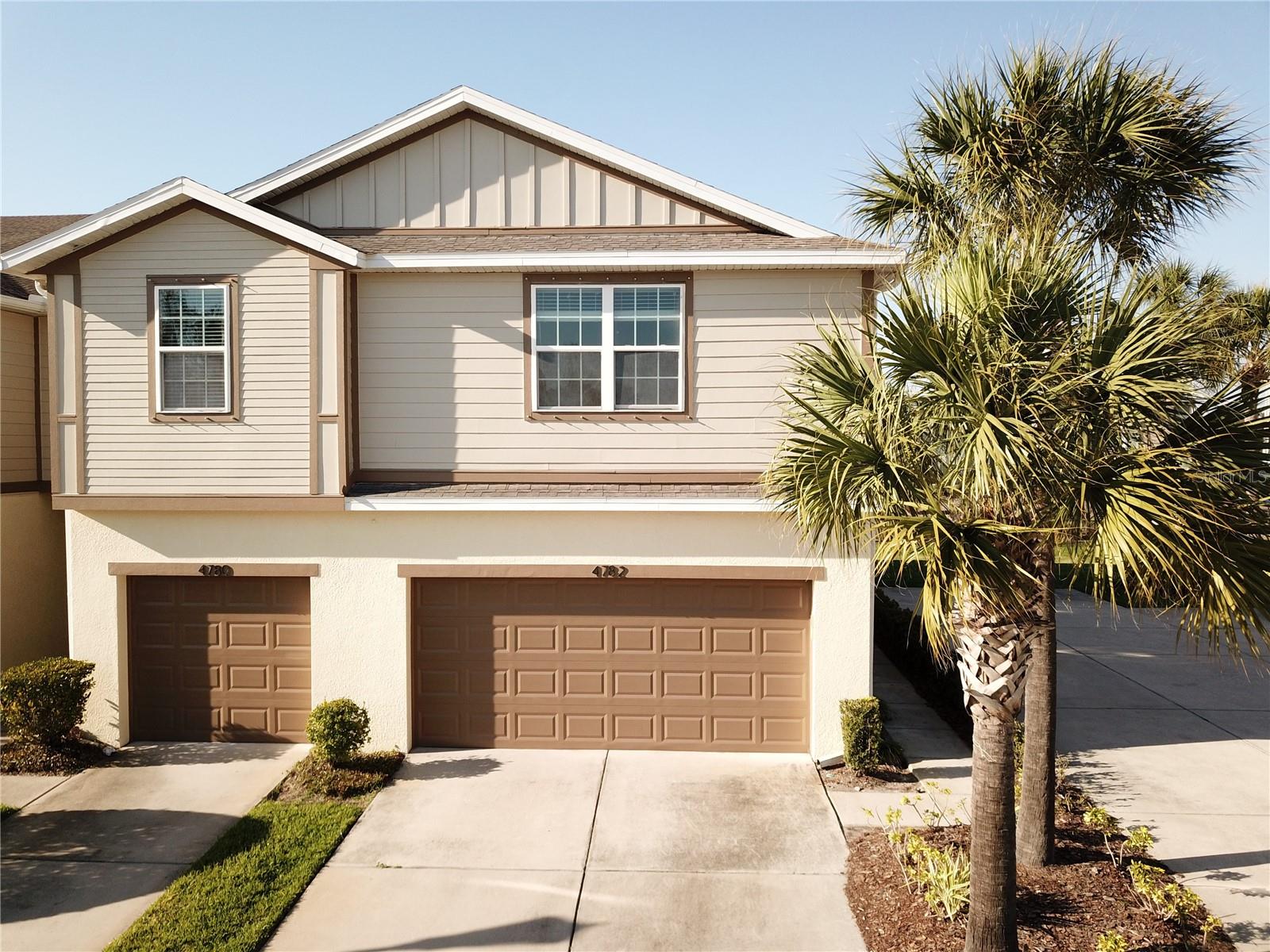 4782 White Sanderling CT photo 1