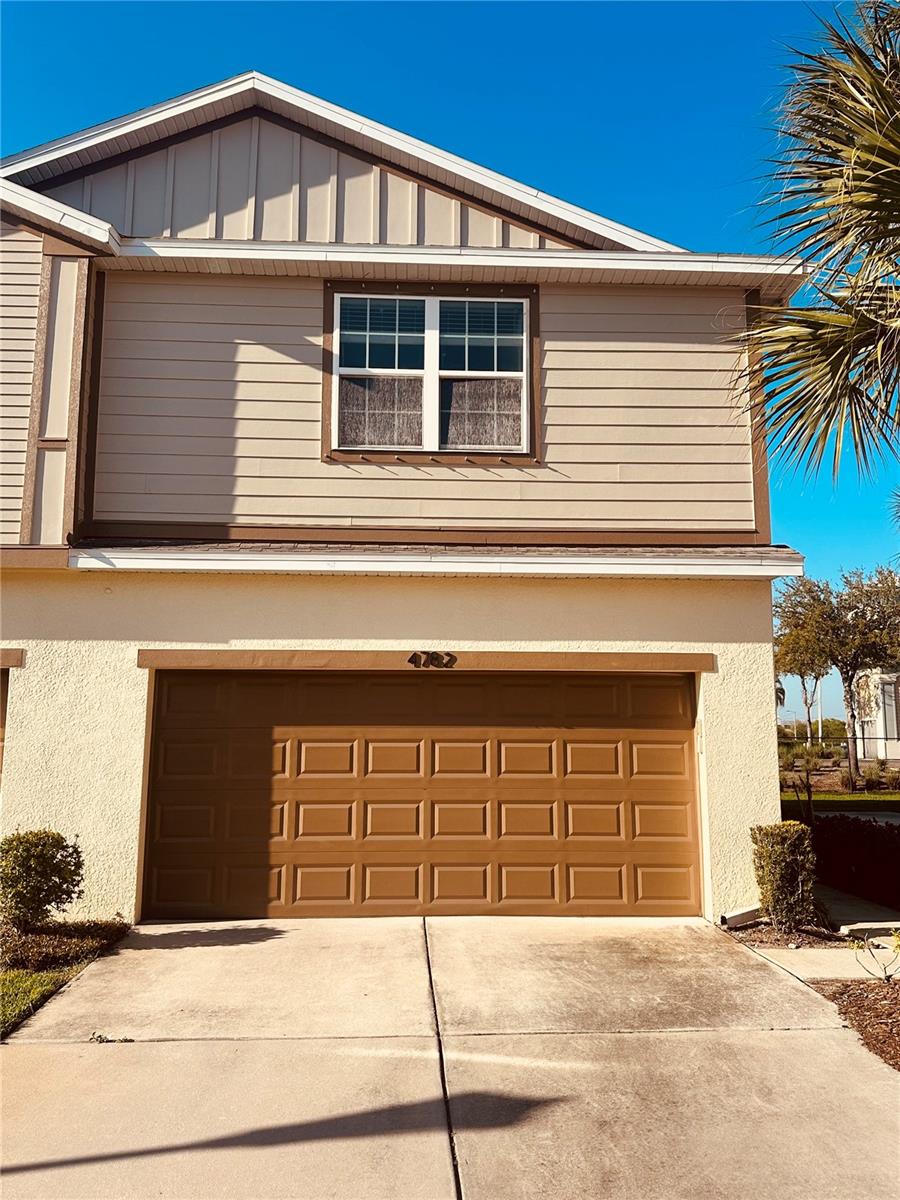 4782 White Sanderling CT