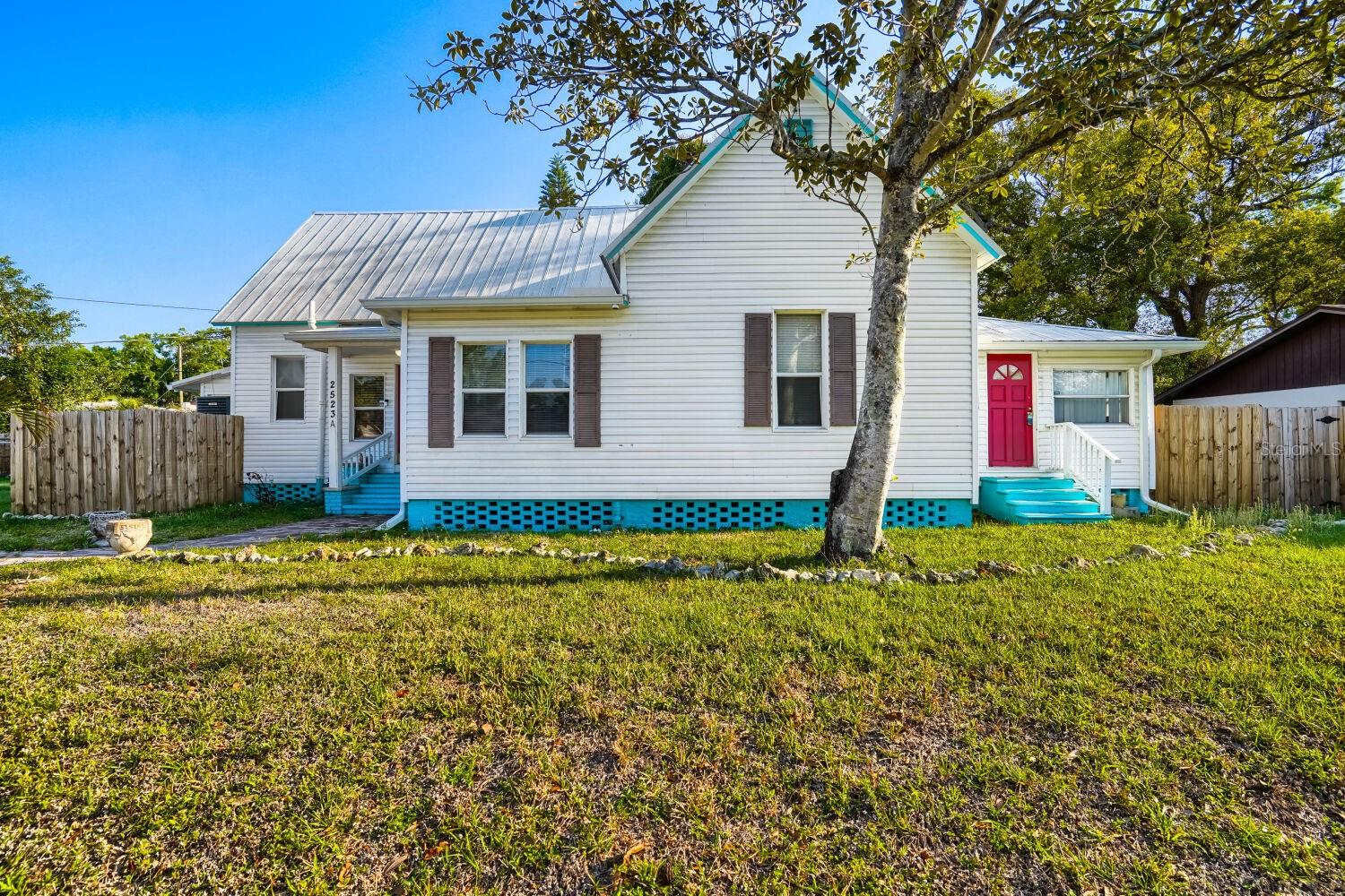 2523 10th Ave W