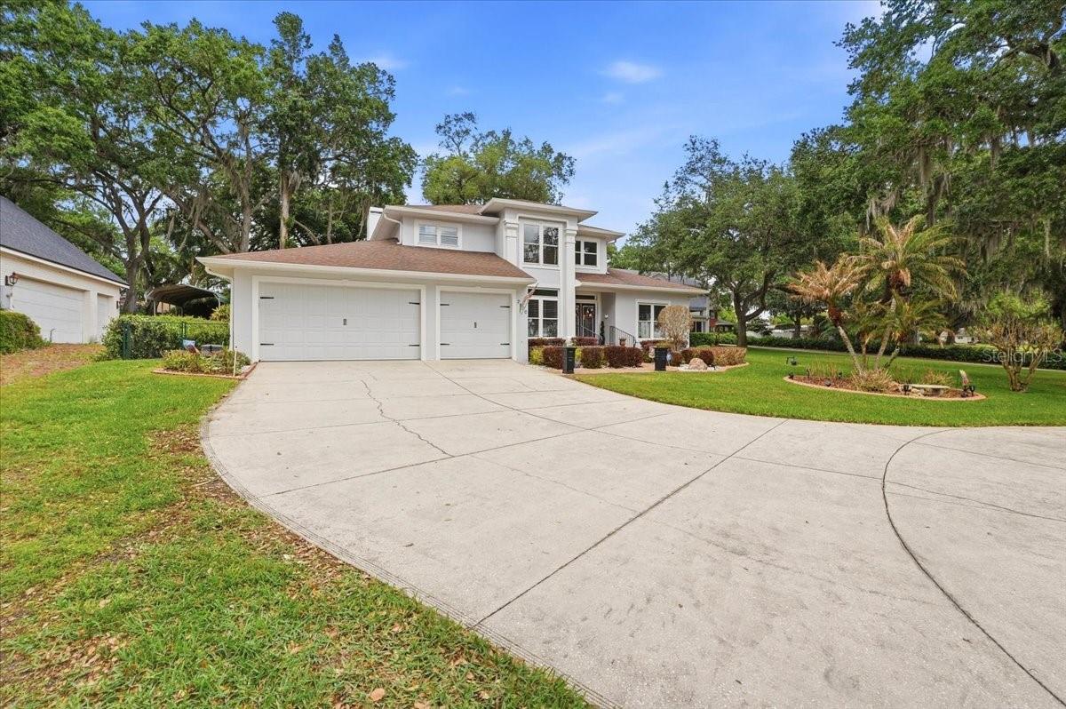 2000 Lake Ariana Blvd