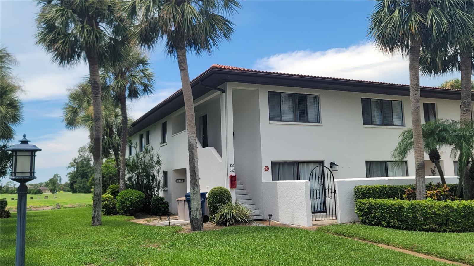 320 Barcelona Dr #320 photo 1