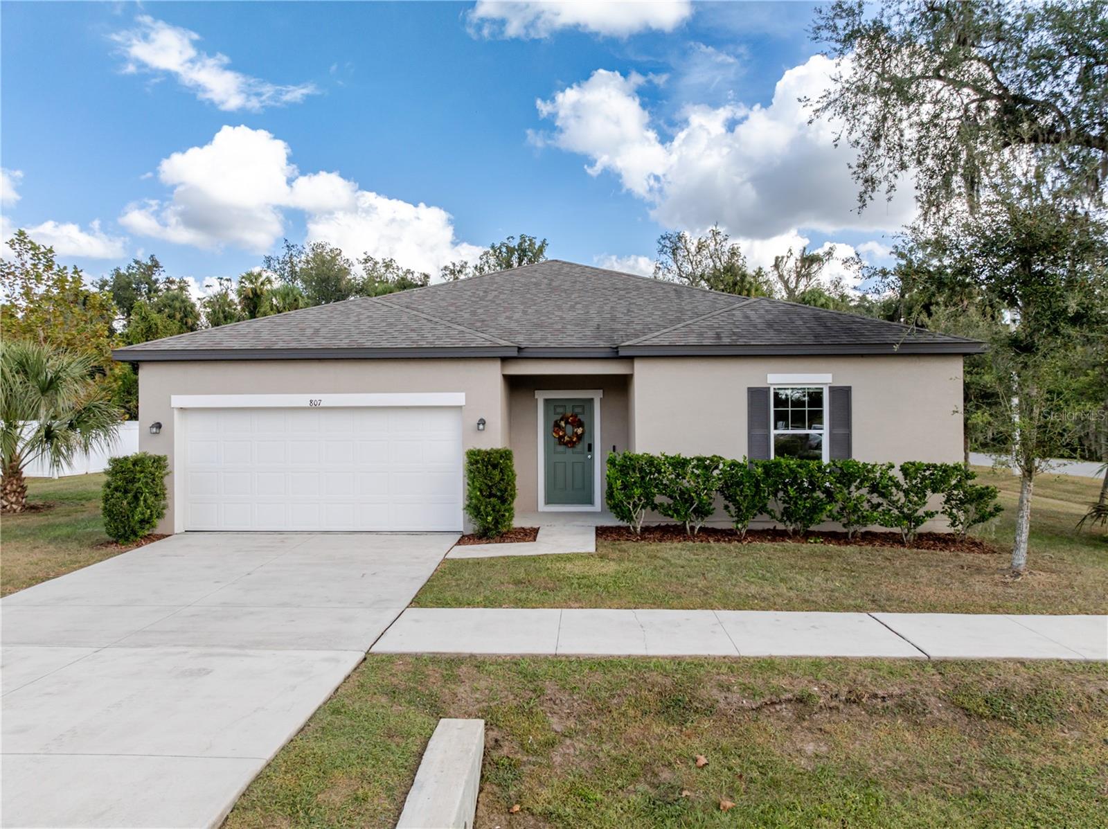 807 Garden Oaks Sq photo 1