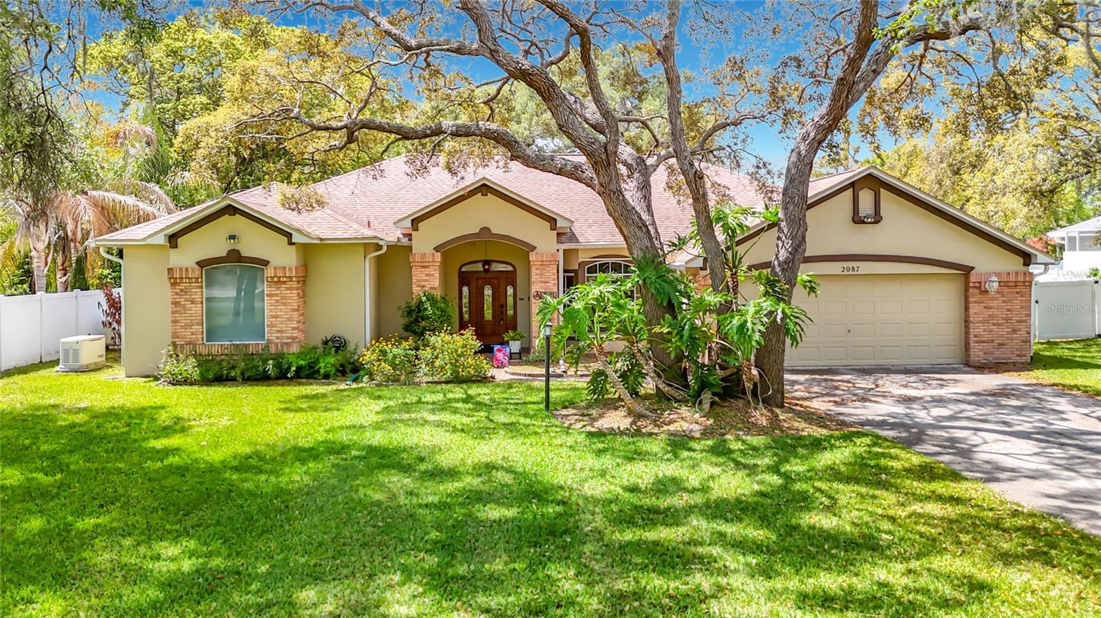 2087 Breezy Way photo 1