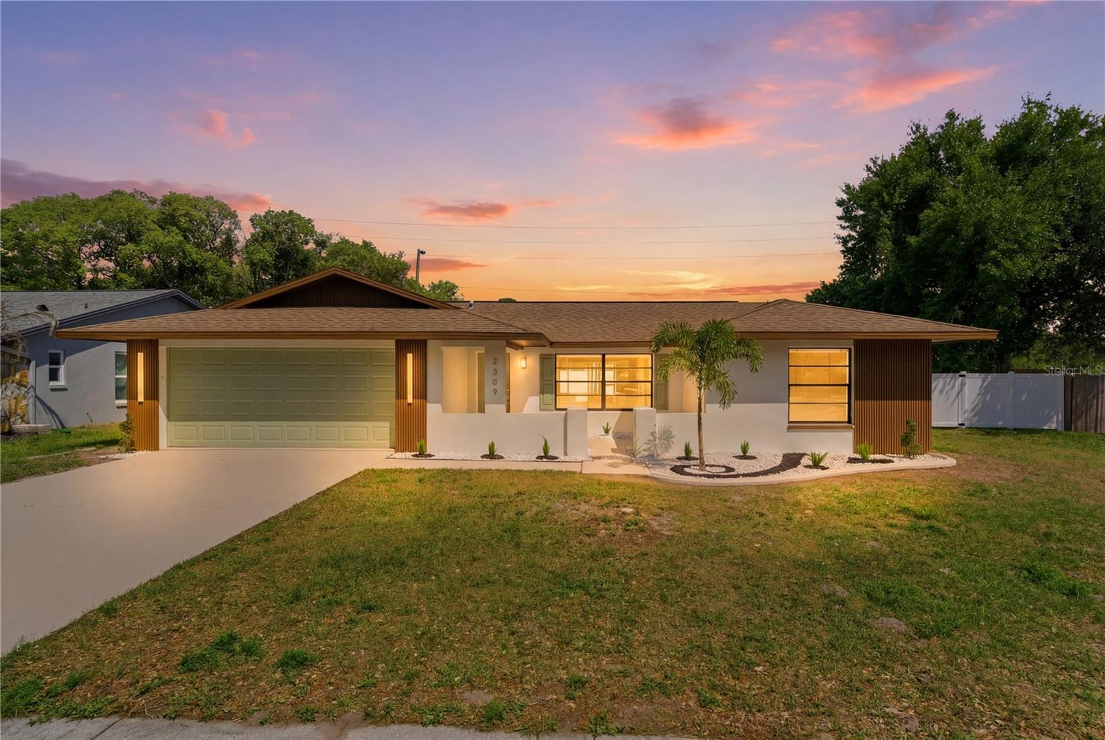 2309 Pin Oak Ln E photo 1