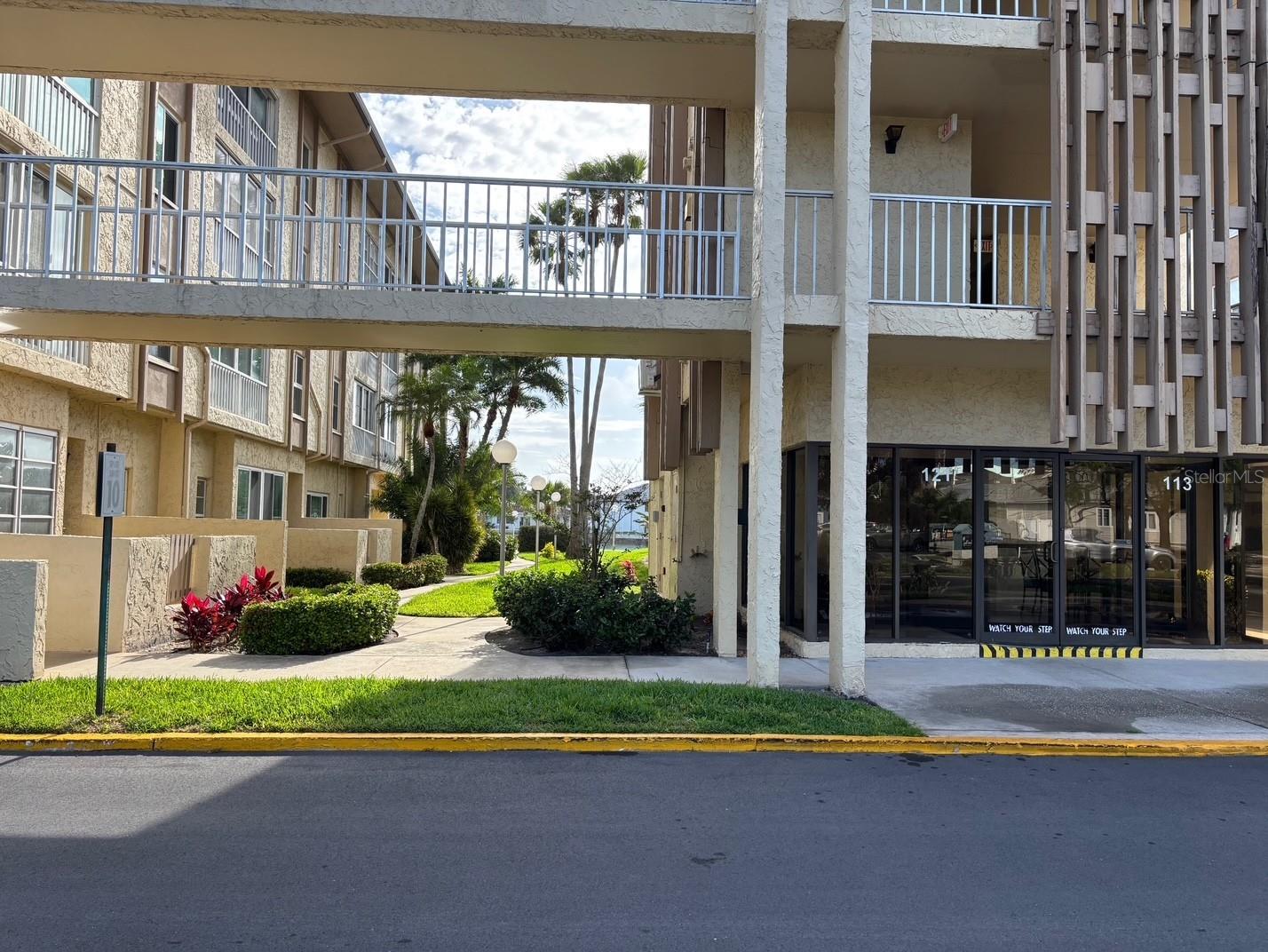 121 Island Way #331 photo 1