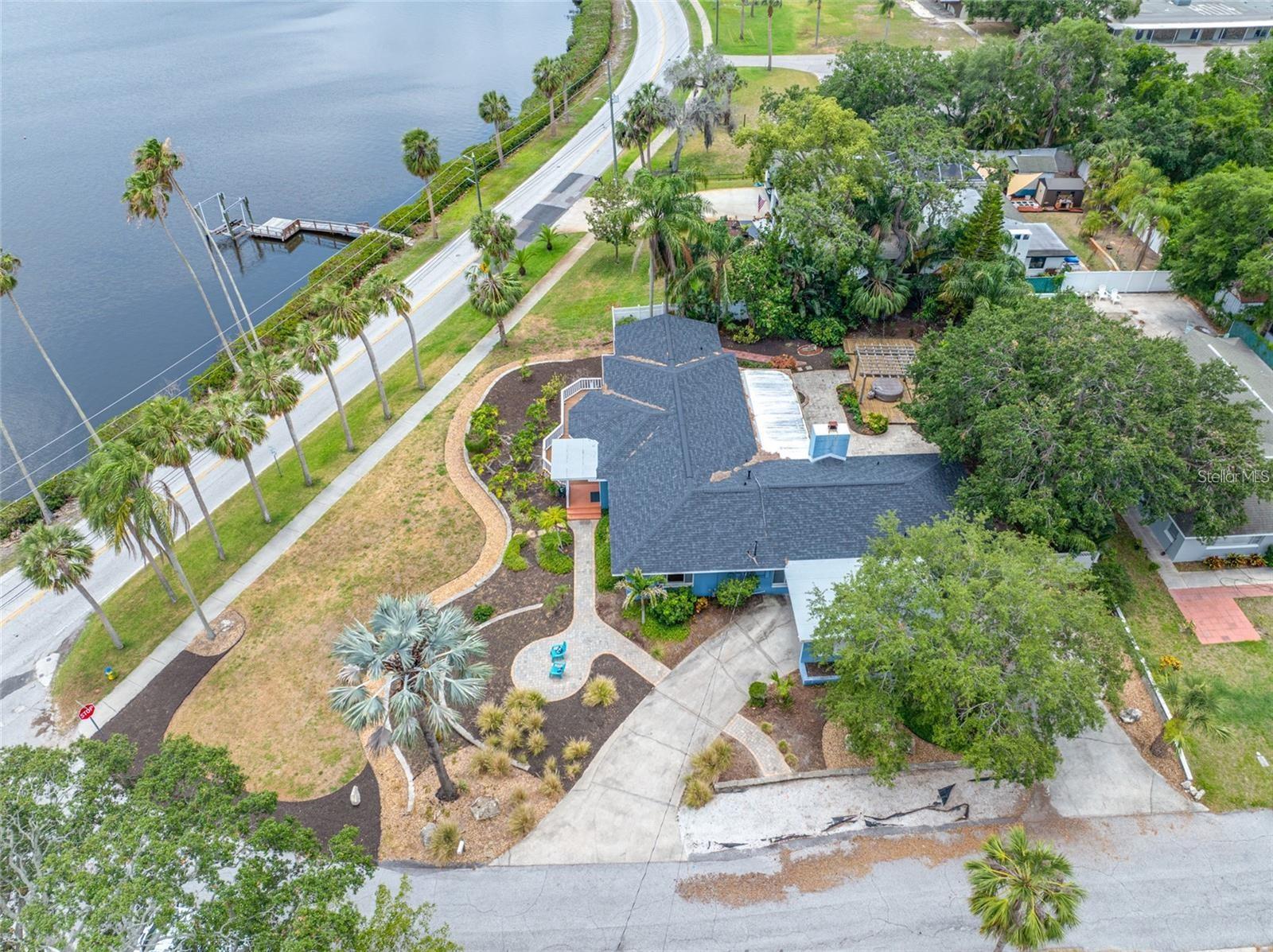 401 Whitcomb Blvd