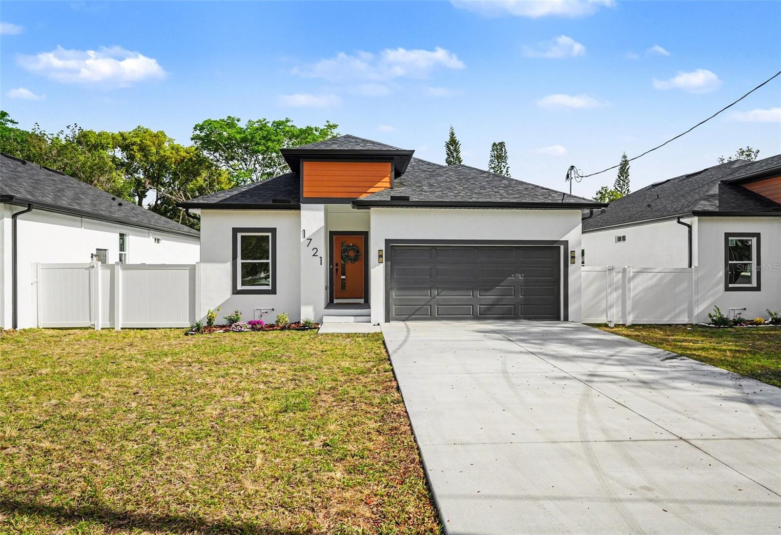1721 W Perio St photo 1
