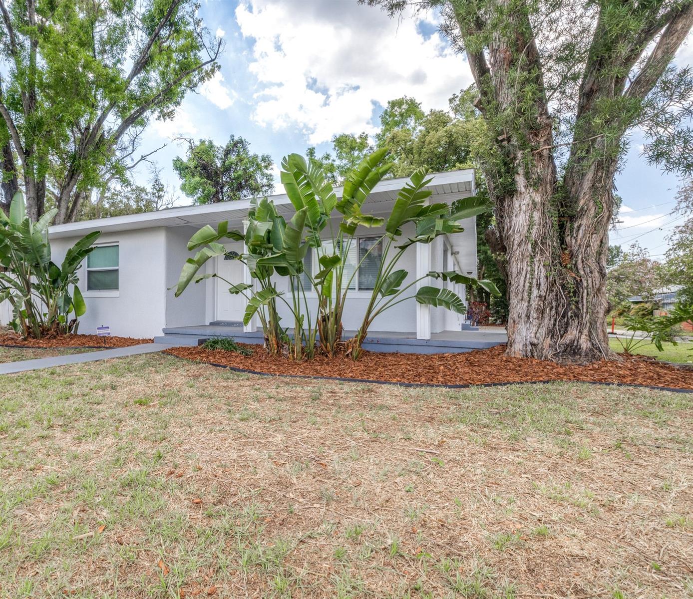 4116 N Marguerite St photo 1