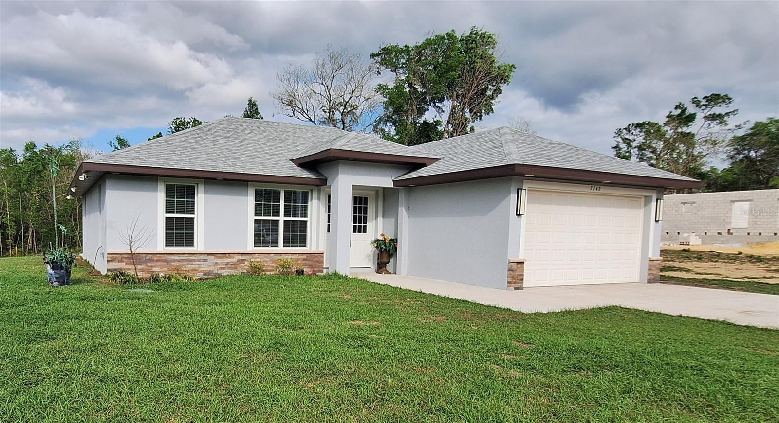 7242 Elaine Dr