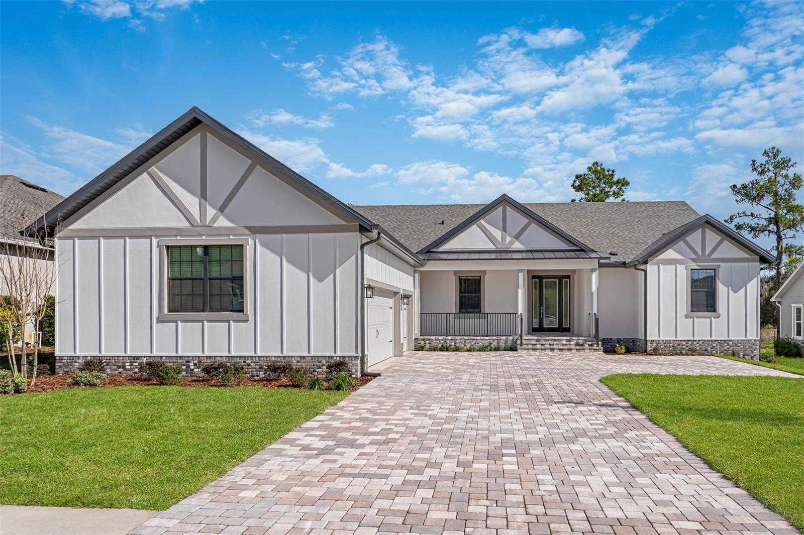 5601 Summit View Dr photo 1