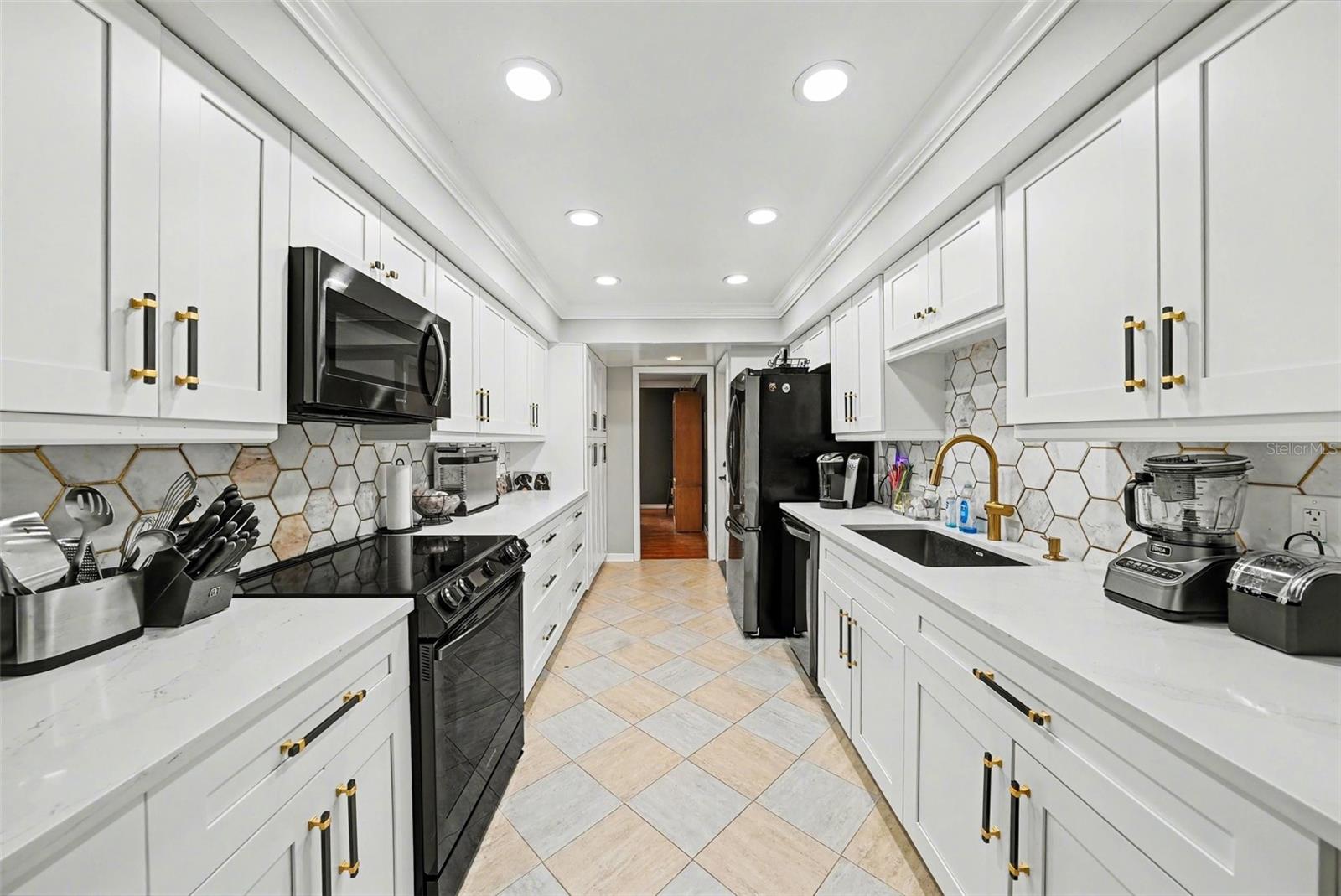 1009 Morfield Ln