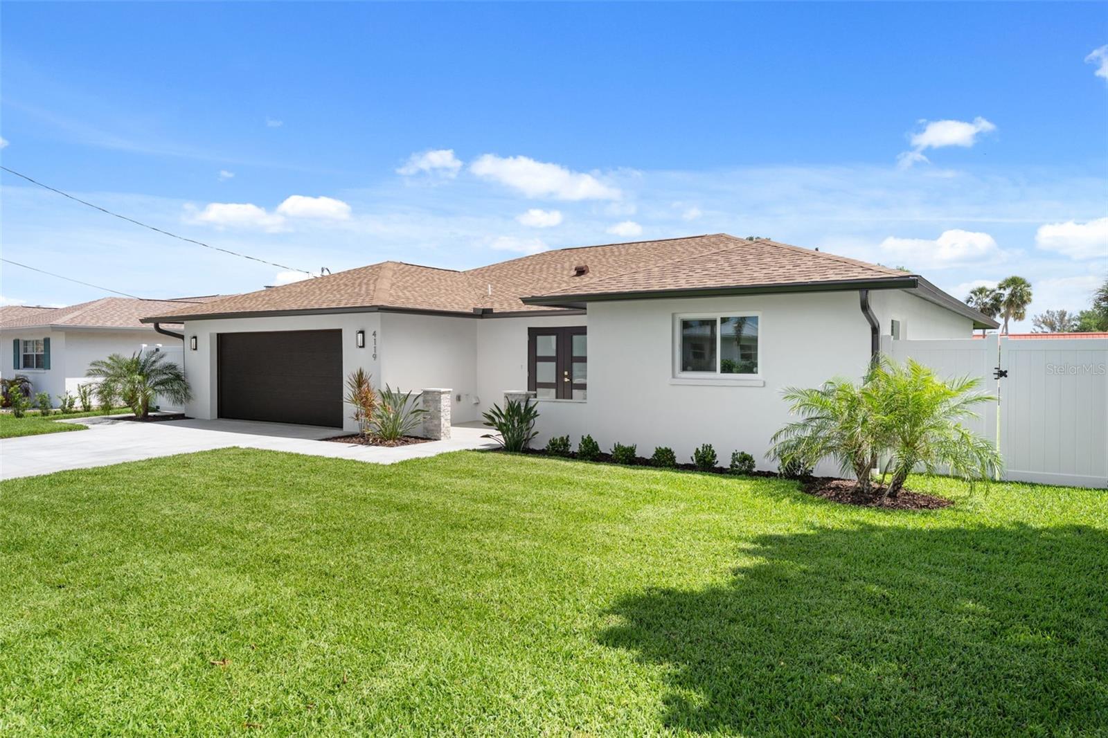 4119 Royal Palm Dr photo 1